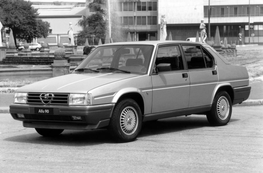  Alfa Romeo 90 (162A) 1984 года  (фото 10 из 25)